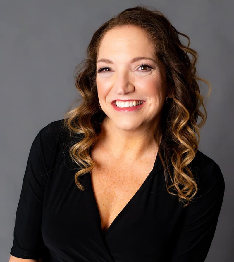 Photo of Elle Cosimano