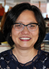 Photo of Linda Sue Park