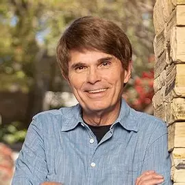 Photo of Leigh Nichols