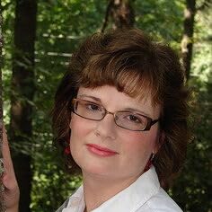 Photo of Kelly Long